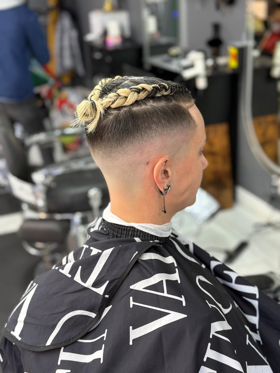 Braided top with a skin fade
